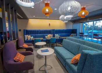 Tru By Hilton Norfolk Airport hotel thumbnail 4