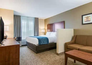Comfort Inn & Suites Harrisburg - Hershey West hotel thumbnail 7
