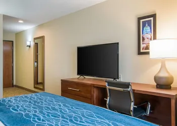 Comfort Inn & Suites Harrisburg - Hershey West hotel thumbnail 8