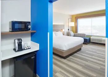 Holiday Inn Express & Suites El Paso - Sunland Park Area by IHG hotel thumbnail 4
