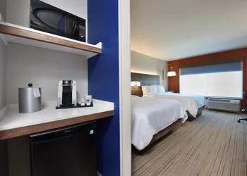 Holiday Inn Express & Suites Spring - Woodlands Area by IHG hotel thumbnail 3