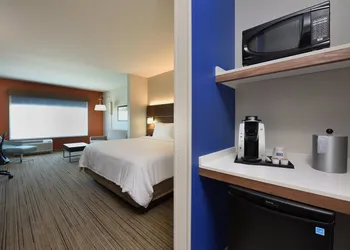 Holiday Inn Express & Suites Spring - Woodlands Area by IHG hotel thumbnail 6