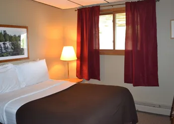 AJ's Lodge and Oven hotel thumbnail 2
