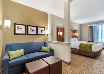 Comfort Suites San Antonio Ft. Sam Houston/SAMMC Area hotel thumbnail 5