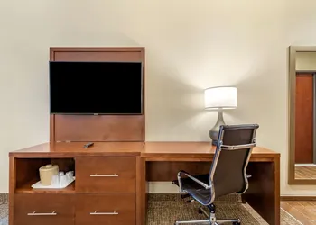 Comfort Suites San Antonio Ft. Sam Houston/SAMMC Area hotel thumbnail 6
