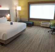 Holiday Inn Express & Suites Warsaw - E Center by IHG hotel detail image 5