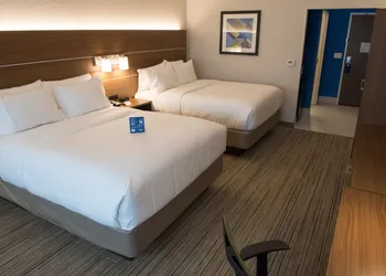 Holiday Inn Express & Suites Warsaw - E Center by IHG hotel thumbnail 6