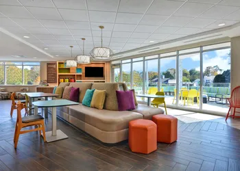 Home2 Suites by Hilton Savannah Midtown, GA hotel thumbnail 2