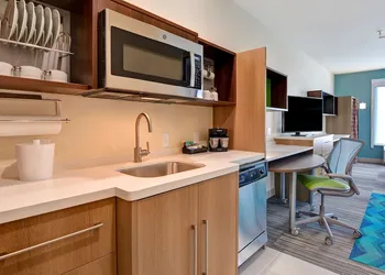 Home2 Suites by Hilton Savannah Midtown, GA hotel thumbnail 6