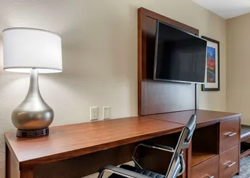 Comfort Suites Dry Ridge hotel thumbnail 8