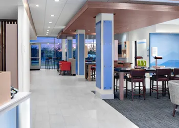 Holiday Inn Express & Suites Elkhorn - Lake Geneva Area by IHG hotel thumbnail 2