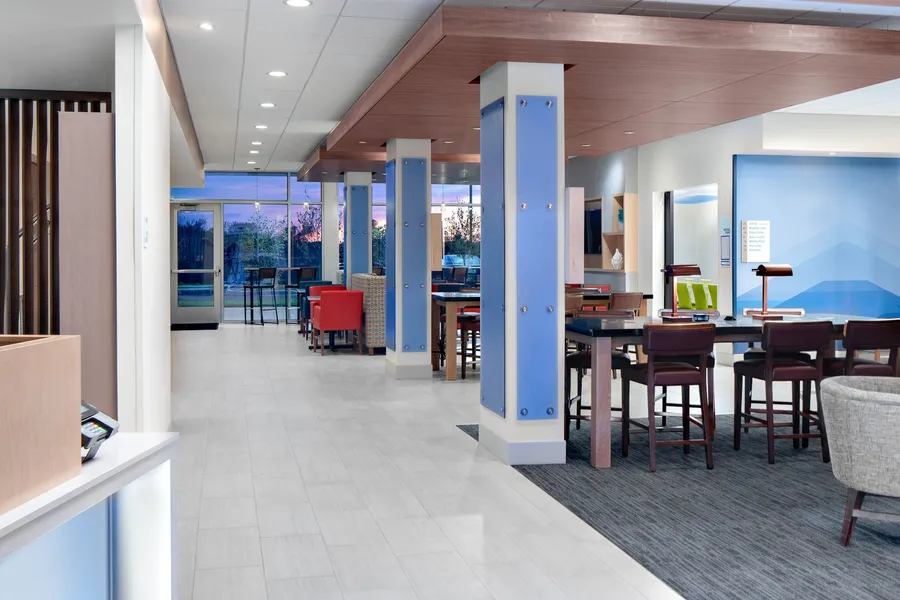 Holiday Inn Express & Suites Elkhorn - Lake Geneva Area by IHG hotel detail image 2