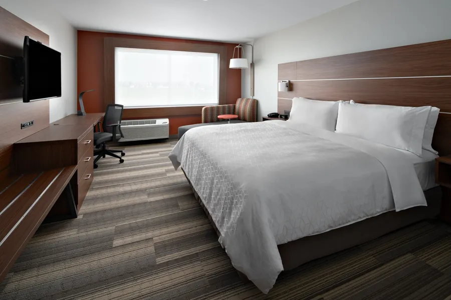 Holiday Inn Express & Suites Elkhorn - Lake Geneva Area by IHG hotel detail image 6