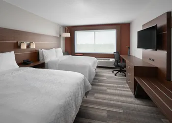 Holiday Inn Express & Suites Elkhorn - Lake Geneva Area by IHG hotel thumbnail 7