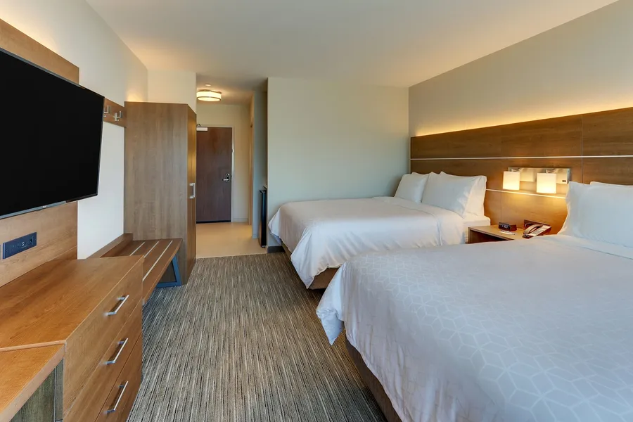 Holiday Inn Express & Suites Roanoke – Civic Center by IHG hotel detail image 6