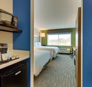 Holiday Inn Express & Suites Roanoke – Civic Center by IHG hotel detail image 7