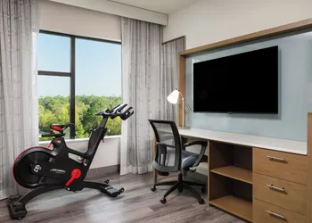 EVEN Hotel Shenandoah - The Woodlands by IHG hotel thumbnail 3