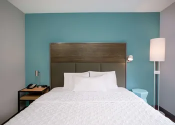 Tru by Hilton Knoxville North I75 hotel thumbnail 6