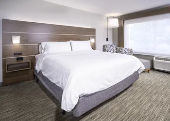 Holiday Inn Express Brevard City Center by IHG hotel thumbnail 4
