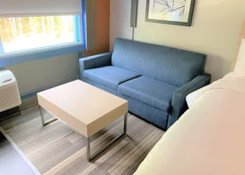 Holiday Inn Express & Suites Wilmington West - Medical Park by IHG hotel thumbnail 5