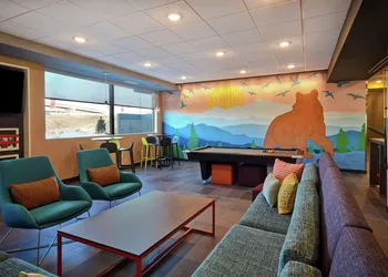Tru By Hilton Denver South Park Meadows hotel thumbnail 5