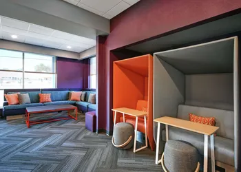 Tru By Hilton Burlington hotel thumbnail 5
