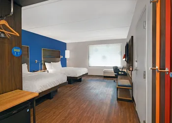 Tru By Hilton Burlington hotel thumbnail 8