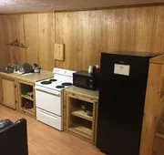 Whispering Creek Lodging & RV Resort hotel detail image 7