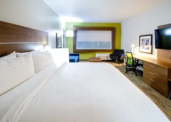Holiday Inn Express & Suites Taylor by IHG hotel thumbnail 4