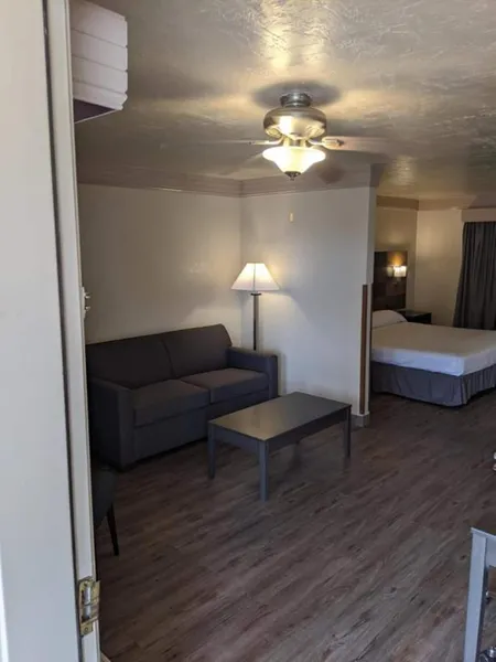 Atrium Inn hotel detail image 6
