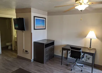 Atrium Inn hotel thumbnail 8