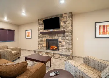 Cobblestone Inn & Suites - Kermit hotel thumbnail 2