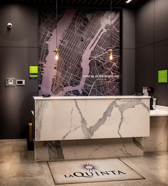 La Quinta Inn & Suites by Wyndham Times Square South hotel detail image 2