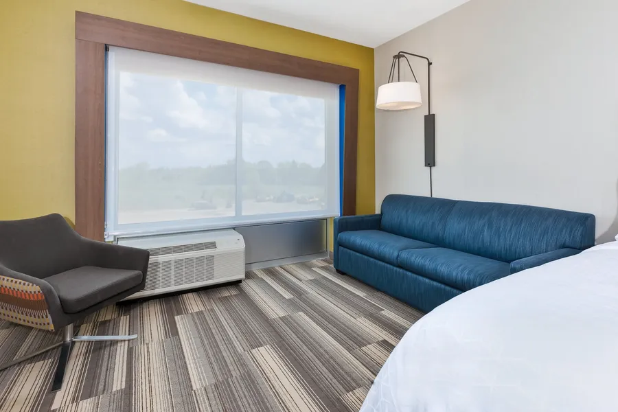Holiday Inn Express & Suites Grand Rapids Airport - South by IHG hotel detail image 6