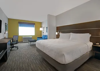 Holiday Inn Express & Suites Milwaukee - Brookfield by IHG hotel thumbnail 3