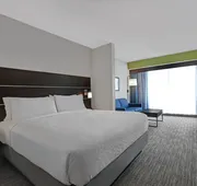 Holiday Inn Express & Suites Milwaukee - Brookfield by IHG hotel detail image 4