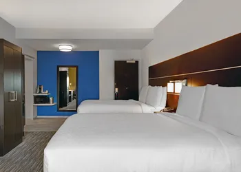 Holiday Inn Express & Suites Milwaukee - Brookfield by IHG hotel thumbnail 5