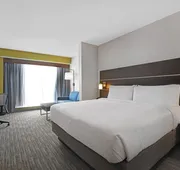 Holiday Inn Express & Suites Milwaukee - Brookfield by IHG hotel detail image 7