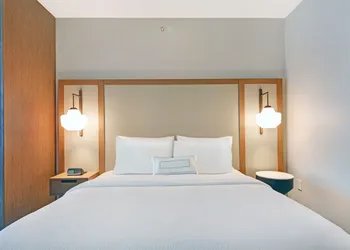 Fairfield Inn & Suites by Marriott Houston NASA/Webster hotel thumbnail 4