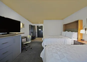 Holiday Inn Grand Rapids North - Walker by IHG hotel thumbnail 2