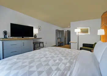 Holiday Inn Grand Rapids North - Walker by IHG hotel thumbnail 6