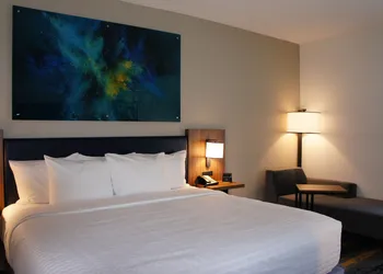 La Quinta Inn & Suites by Wyndham Texas City I 45 hotel thumbnail 5