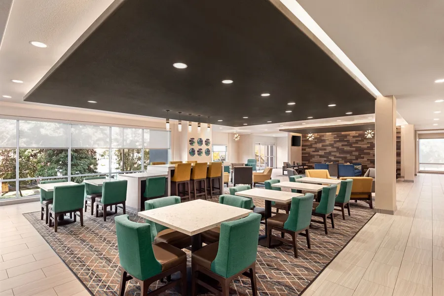 La Quinta Inn & Suites by Wyndham Clovis CA hotel detail image 2