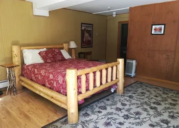 The Woods Inn hotel thumbnail 2