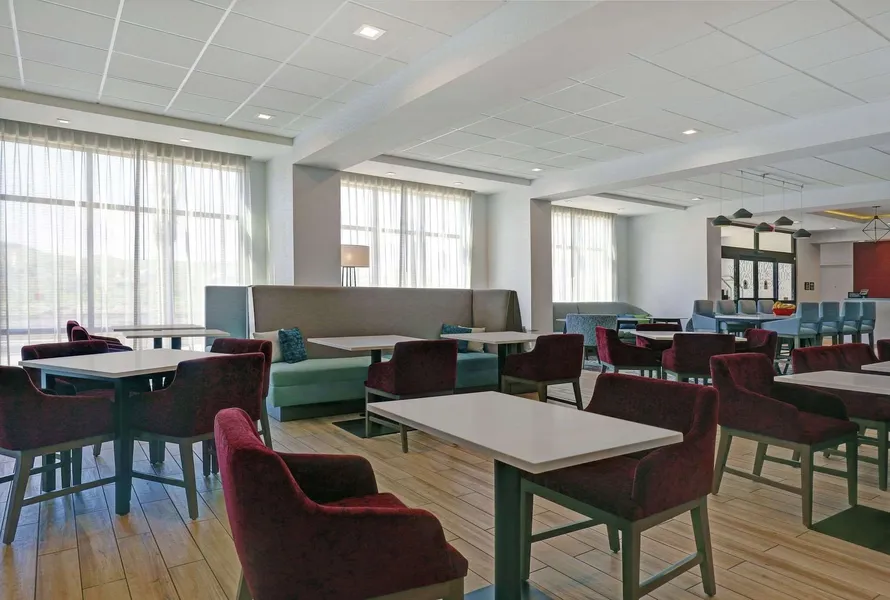 Hampton Inn Patterson hotel detail image 6
