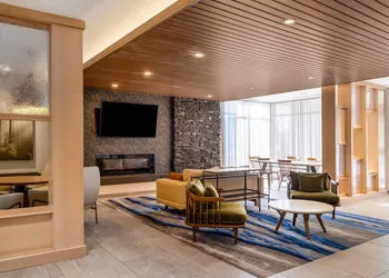 Fairfield Inn & Suites by Marriott Minneapolis North hotel thumbnail 3