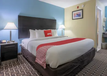 OYO Hotel Knoxville TN Cedar Bluff I-40 hotel thumbnail 8