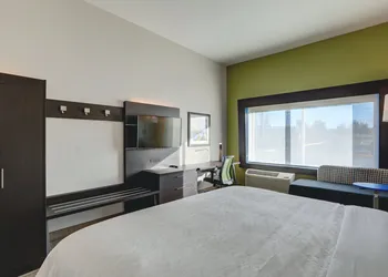 Holiday Inn Express & Suites Auburn Downtown by IHG hotel thumbnail 5