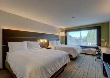 Holiday Inn Express & Suites Auburn Downtown by IHG hotel thumbnail 7