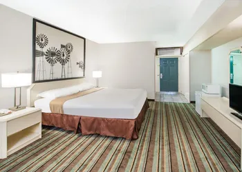 Republic Hotel of Ozona hotel thumbnail 4